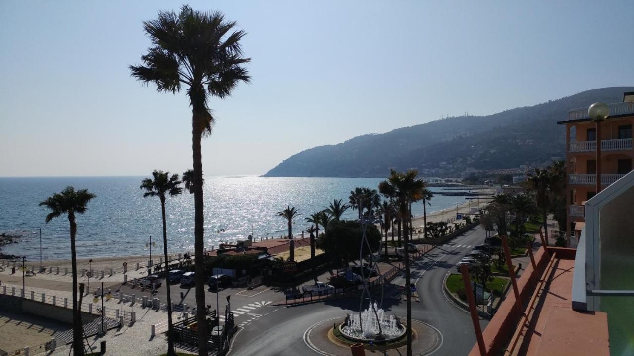Hotel Moresco Marina dʼMarina dʼAndora Exteriér fotografie