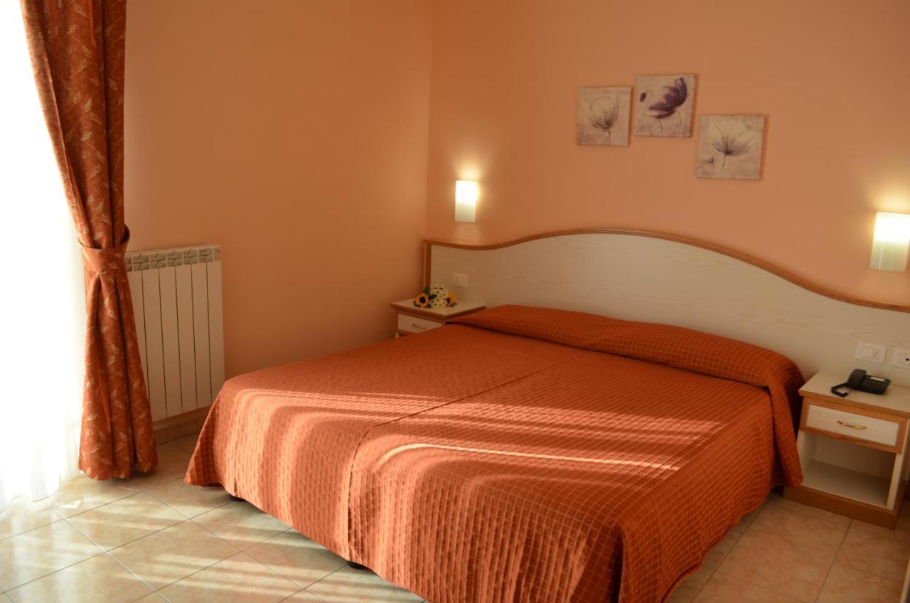 Hotel Moresco Marina dʼMarina dʼAndora Exteriér fotografie